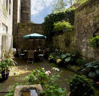 Courtyard garden and table